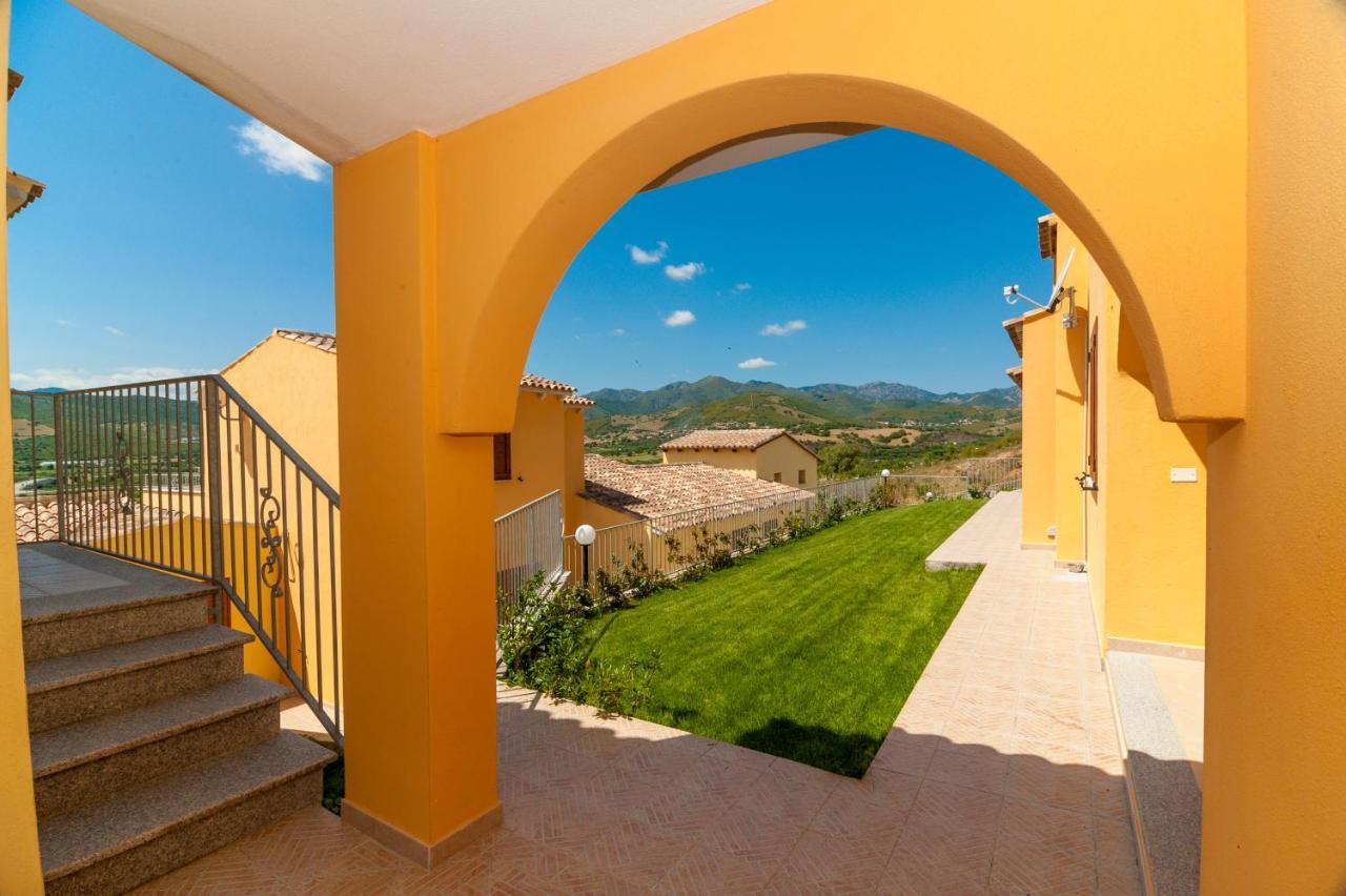 Corte Di Gallura Будони Екстериор снимка